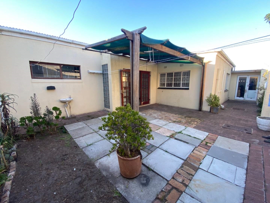 3 Bedroom Property for Sale in Wynberg Western Cape